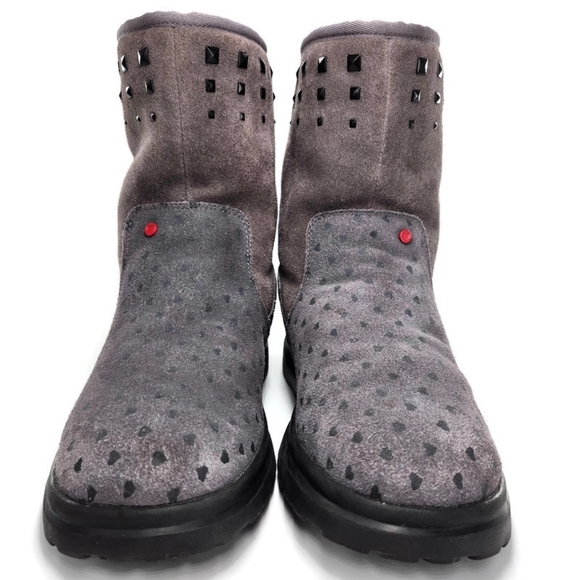 UGG I Heart Rock 'N Roll Grey Printed Hearts Black Studded Pull-On Short Boots - Picture 3 of 15